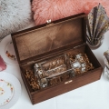 Karafka na whisky w skrzynce z grawerem ciemny brąz