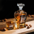 Karafka z grawerem i szklanka do whisky na kawalerski