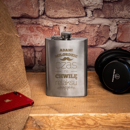 Piersiówka z grawerem ze stali nierdzewnej