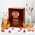 Karafka i Szklanki w Skrzynce z Grawerem - Prezent dla Szefa - For The Best Boss Ever rudy