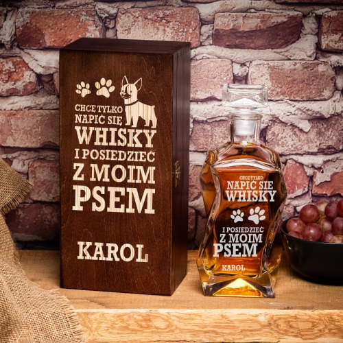 Karafka z Grawerem w Skrzynce - Prezent dla Miłośnika Psów - Chce Tylko Napić się Whisky - Łamana