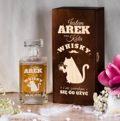 Karafka z Grawerem w Skrzynce - Prezent dla Miłośnika Kotów - Mam Kota i Whisky ciemny brąz
