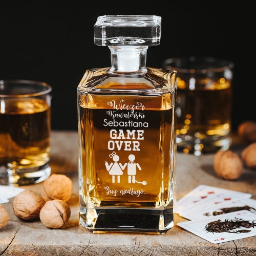 Karafka na whisky z grawerem na wieczór kawalerski