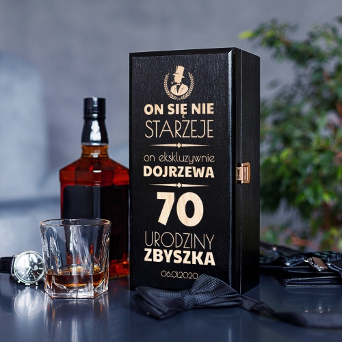 Skrzynka Czarna na Alkohol Na Urodziny - Prezent na Urodziny - On Się Nie Starzeje