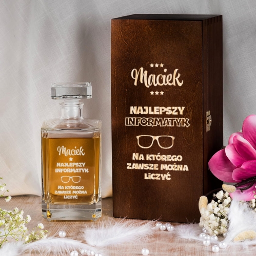 Karafka z Grawerem w Skrzynce - Prezent dla Informatyka - Najlepszy Informatyka na Którego Zawsze Można Liczyć