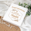 Drewniane Zaproszenie Na Komunię Dla Rodziców Chrzestnych w Pudełku - Kwiaty