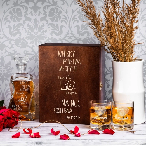  Karafka i Szklanki w Skrzynce z Grawerem - Prezent na Ślub - Whisky Państwa Młodych - Łamana