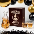 Karafka z Grawerem w Skrzynce i Szklanki Do Whisky - Prezent na Wieczór Kawalerski - Ostatnie Pożegnanie - Łamana