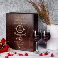 Kieliszki na wino w potrójnej skrzynce z grawerem dla świadka