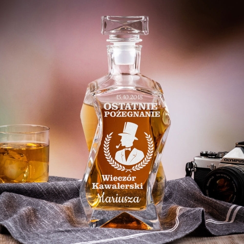 Karafka na whisky z grawerem na wieczór kawalerski