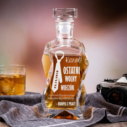 Karafka na whisky z grawerem na wieczór kawalerski