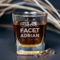 Szklanka do Whisky z Grawerem - Prezent na Dzień Chłopaka  - Zestaw Prezentowy dla Faceta - Szklanka + Karty do Gry + Kostki Chłodzące - Super Facet