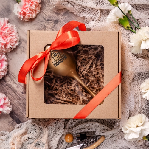 Złoty Kieliszek do Wina z Grawerem - Prezent na Urodziny - Zestaw Prezentowy na Urodziny - HOT Solenizantka