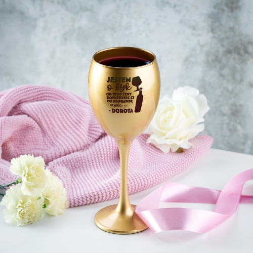 Złoty Kieliszek do Wina z Grawerem - Prezent z Imieniem dla Niej - Jestem o Łyk