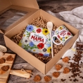 Kubek i Fartuch Kuchenny z Nadrukiem dla Mamy - Prezent na Dzień Matki - Zestaw Prezentowy dla Mamy - Wildflowers