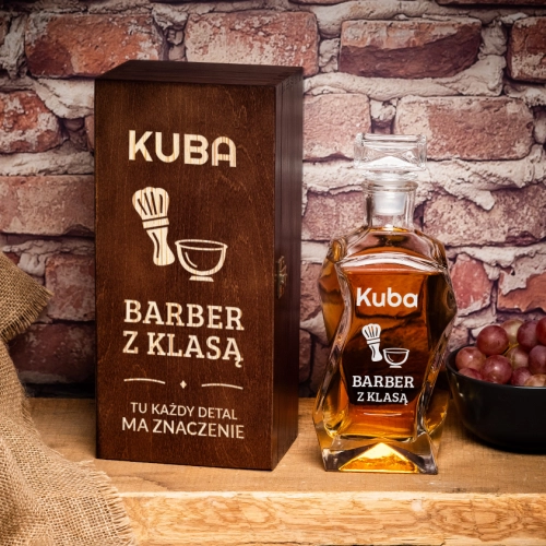 Karafka z Grawerem w Skrzynce - Prezent dla Barbera -  Łamana