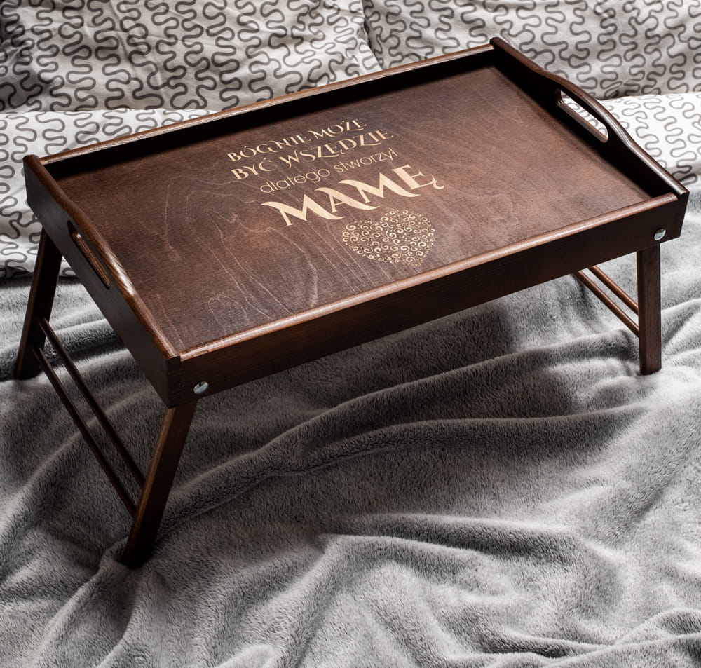 Stolik śniadaniowy z grawerem ciemny brąz