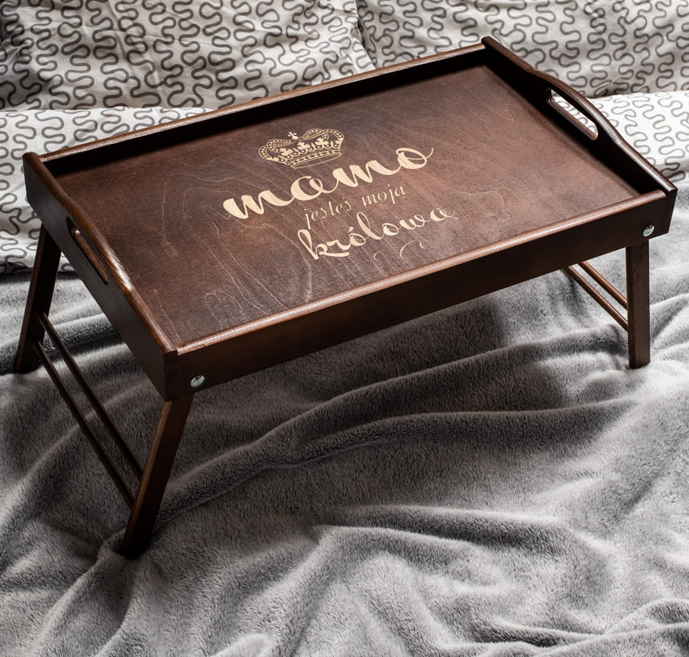 Stolik śniadaniowy z grawerem ciemny brąz