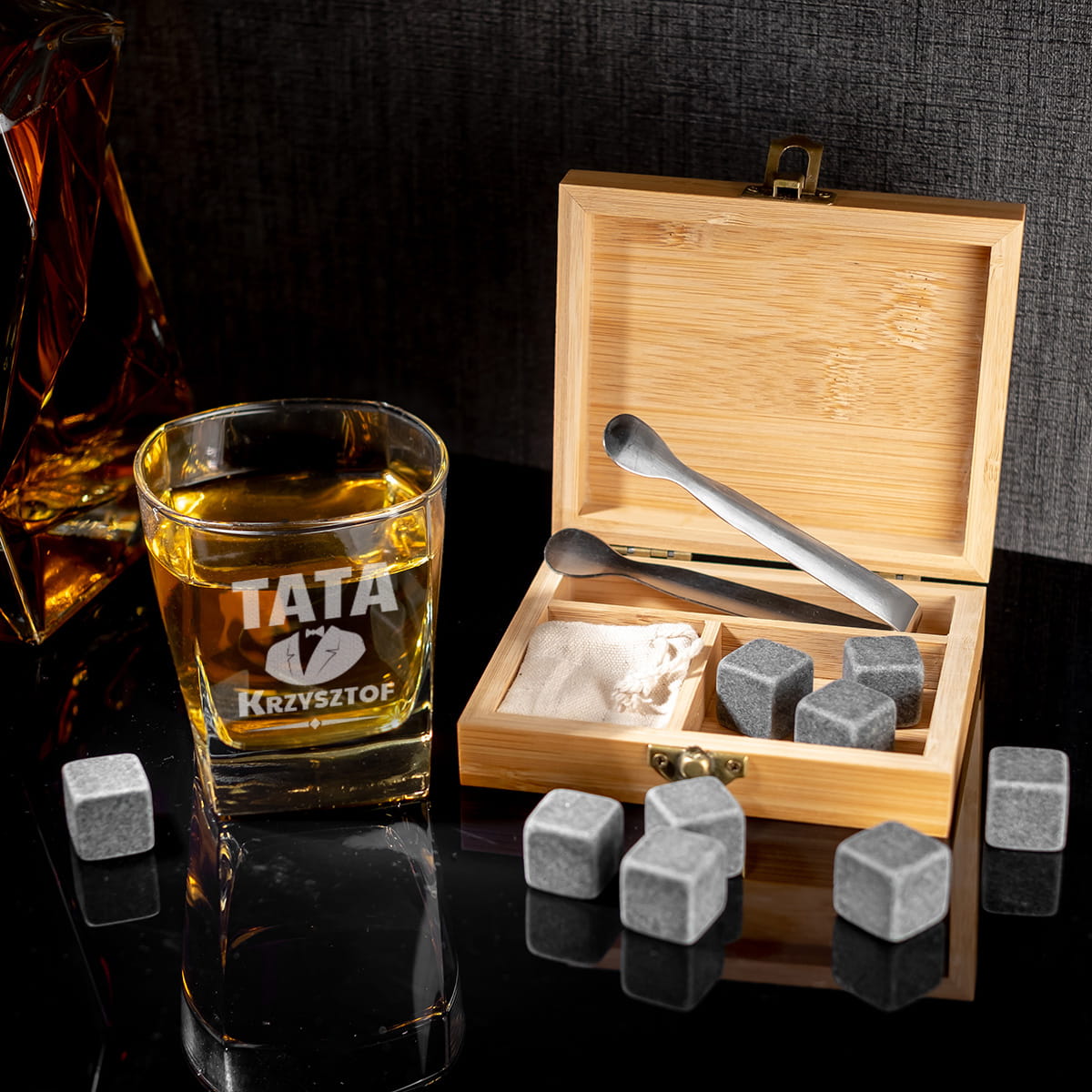 Szklanka z grawerem i kamienie do whisky w pudełku prezent dla taty