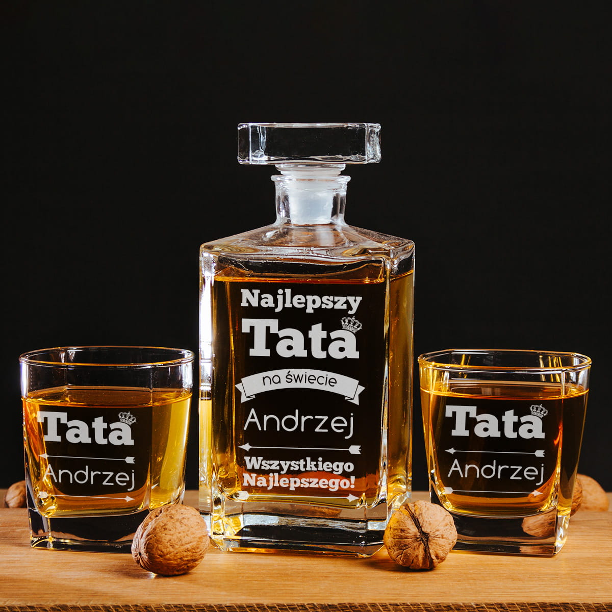 Kwadratowa karafka z grawerem i 2 szklanki do whisky, prezent dla taty