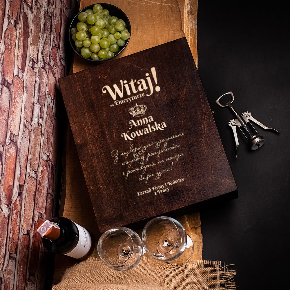 Skrzynka na Wino z Grawerem - Prezent dla Pracownika - Witaj na Emeryturze - Potrójna