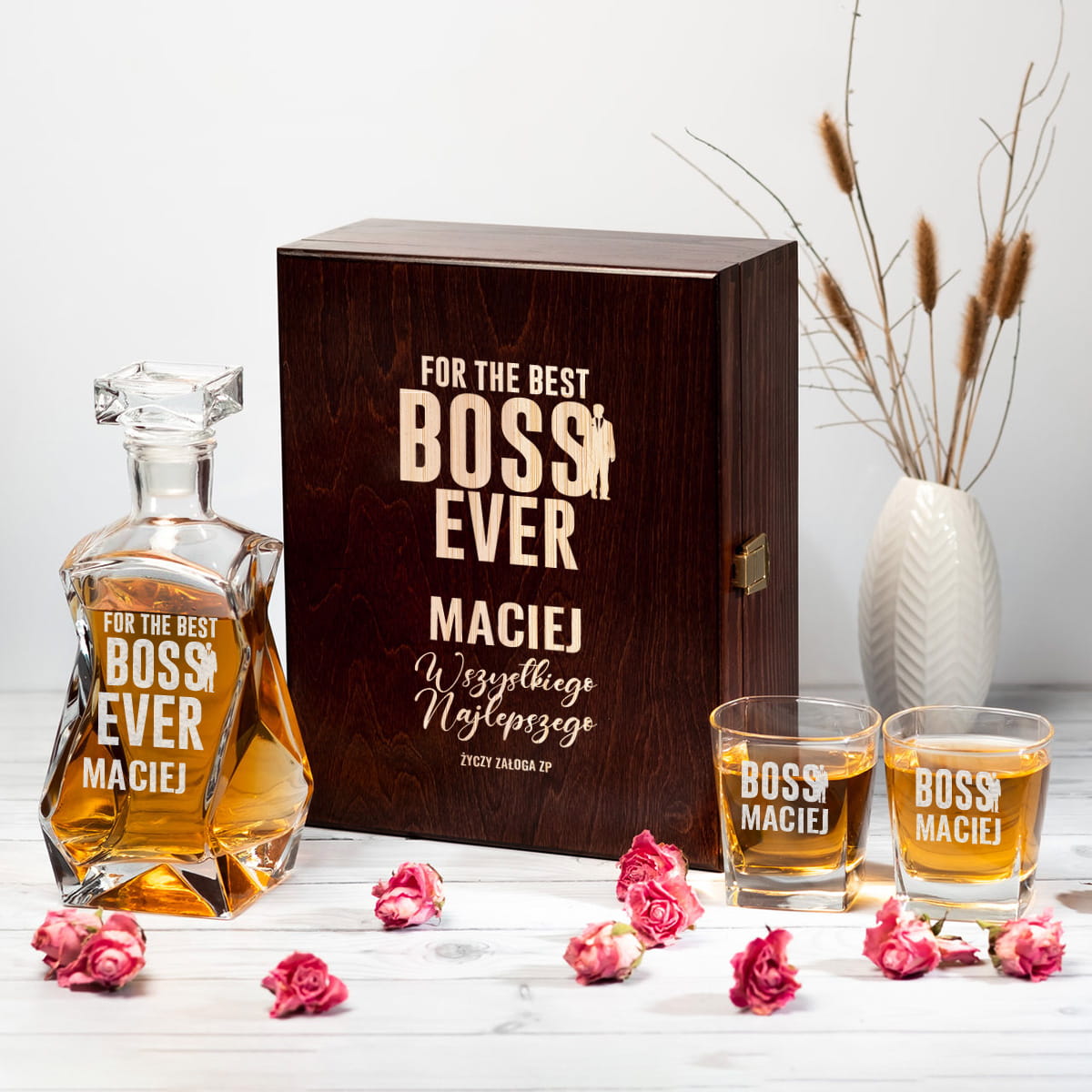 Karafka i Szklanki w Skrzynce z Grawerem - Prezent dla Szefa - For The Best Boss Ever ciemny