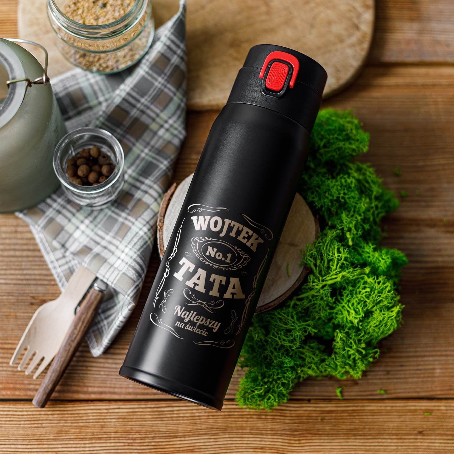 Kubek Termiczny z Grawerem dla Taty - Prezent na Dzień Ojca z Imieniem - Najlepszy Tata Na Świecie - Czarny