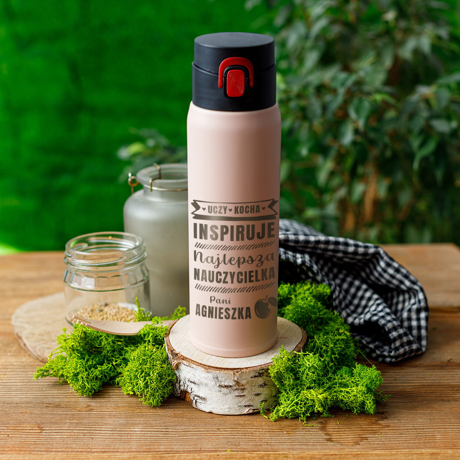 Kubek Termiczny Różowy z Grawerem dla Nauczyciela - Prezent na Dzień Nauczyciela - Uczy Kocha Inspiruje