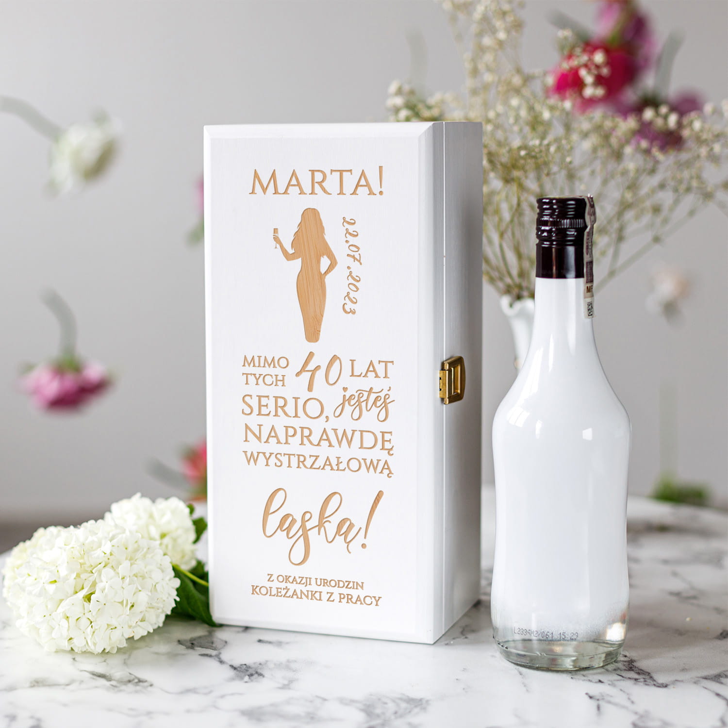 Skrzynka Biała na Alkohol Na Urodziny - Prezent na Urodziny, Osiemnastkę - Mimo Lat