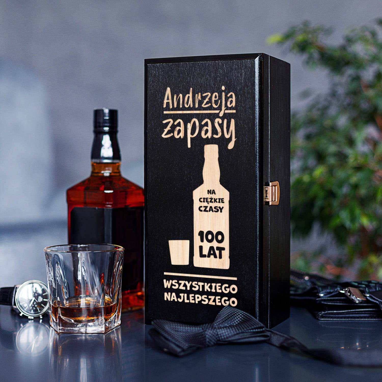 Skrzynka na Alkohol z Grawerem -  Prezent na Andrzejki na Imieniny - Zapasy Na Ciężkie Czasy