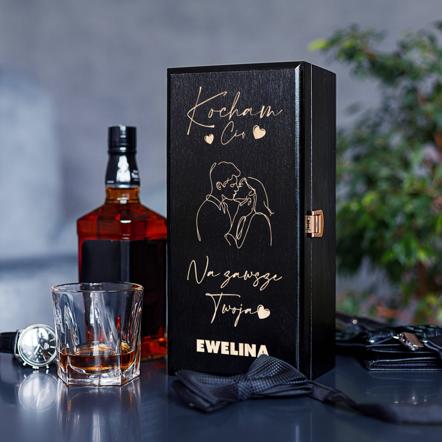 Skrzynka Na Alkohol z Grawerem na Walentynki - Prezent na Walentynki - Na zawsze Twoja - Czarna