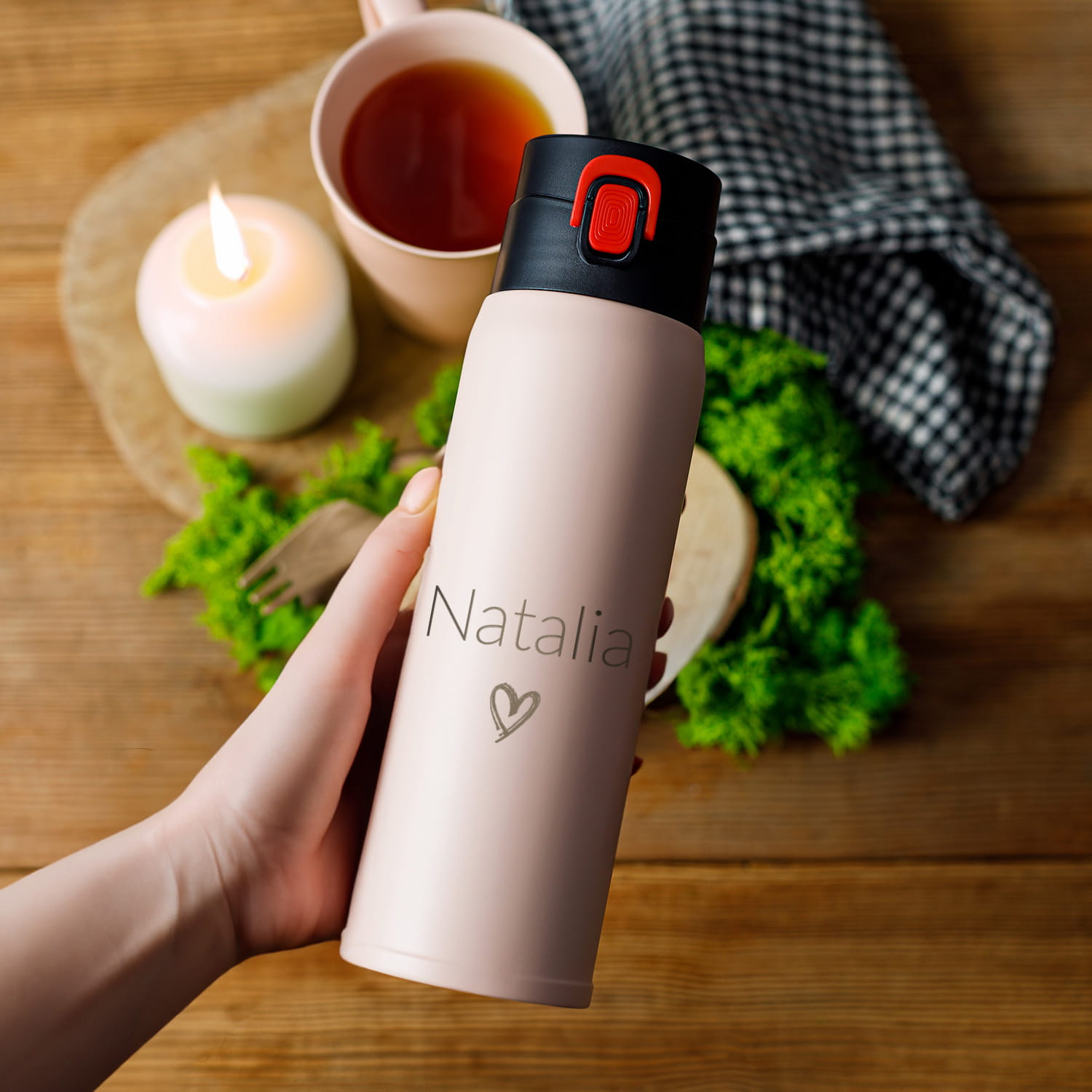 Kubek Termiczny dla Dziewczyny z Imieniem - Prezent dla Niej na Dzień Kobiet, Urodziny - Serce - Różowy