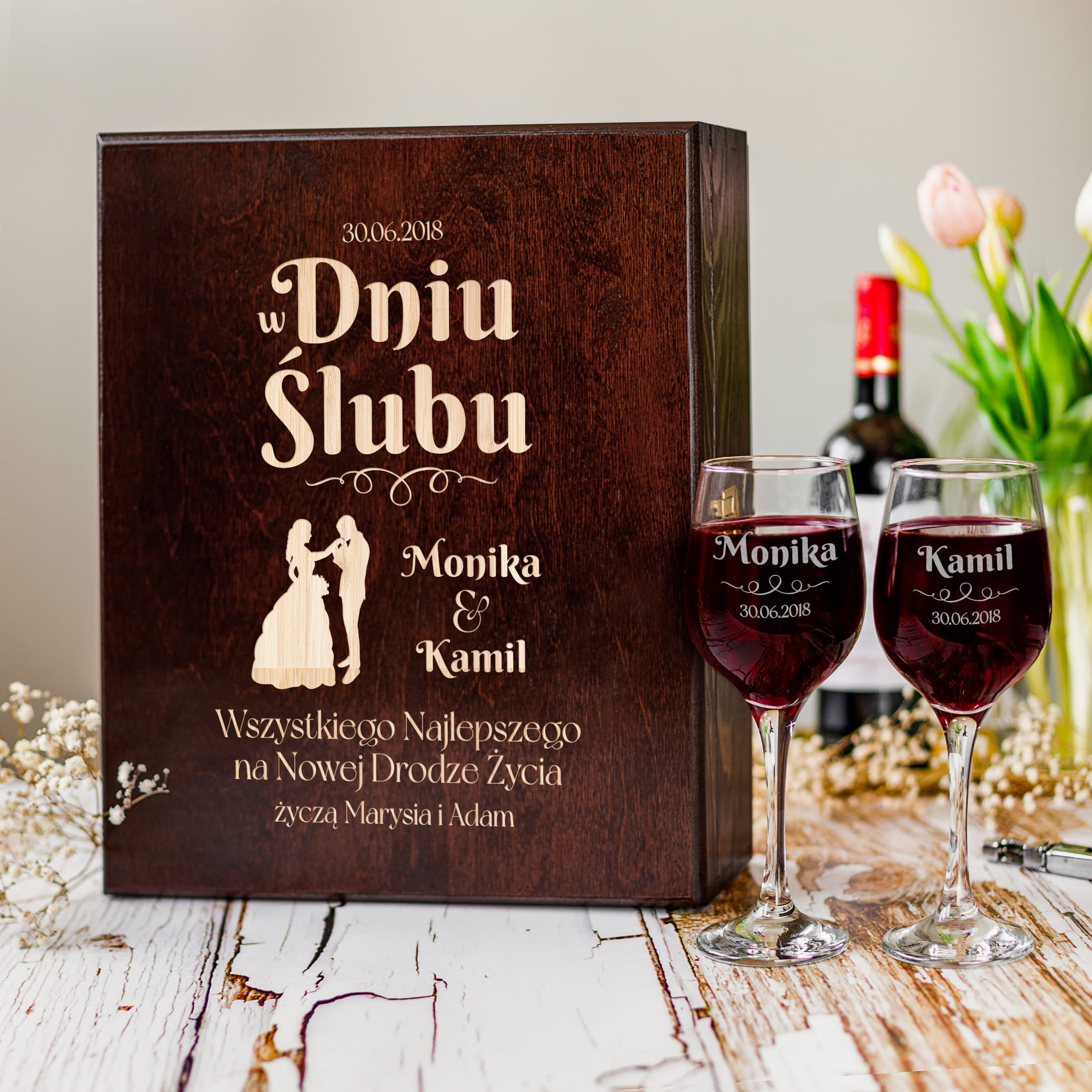 Kieliszki do Wina w Skrzynce z Grawerem - Prezent na Ślub dla Pary Młodej - W Dniu Ślubu - Para Młoda - Potrójna