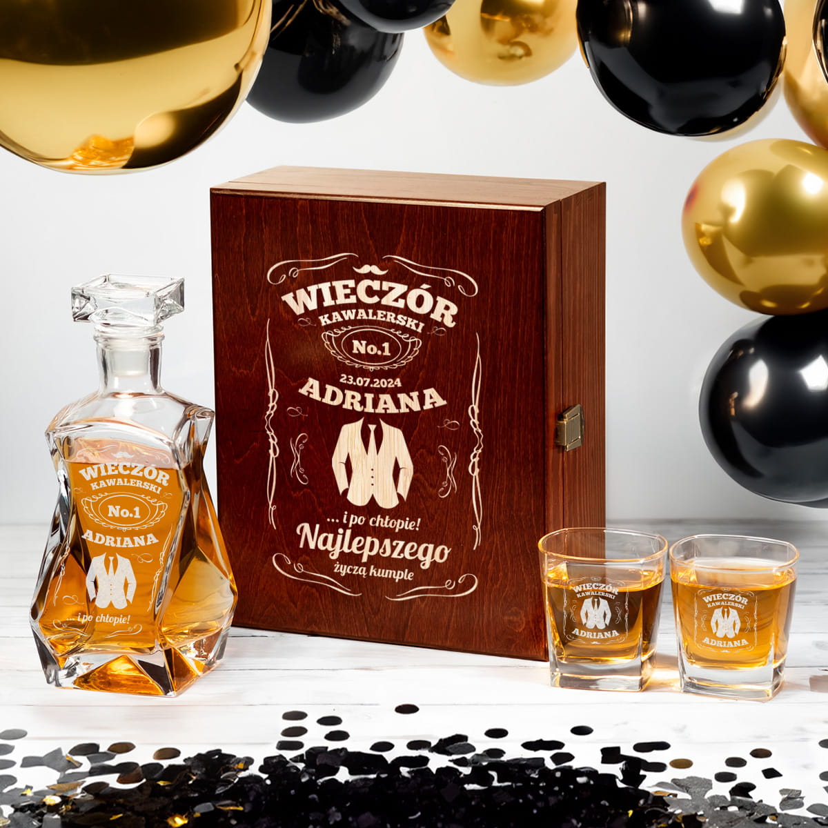 Karafka z Grawerem w Skrzynce i Szklanki Do Whisky - Prezent na Wieczór Kawalerski - Najlepszego ...i po chłopie - Łamana