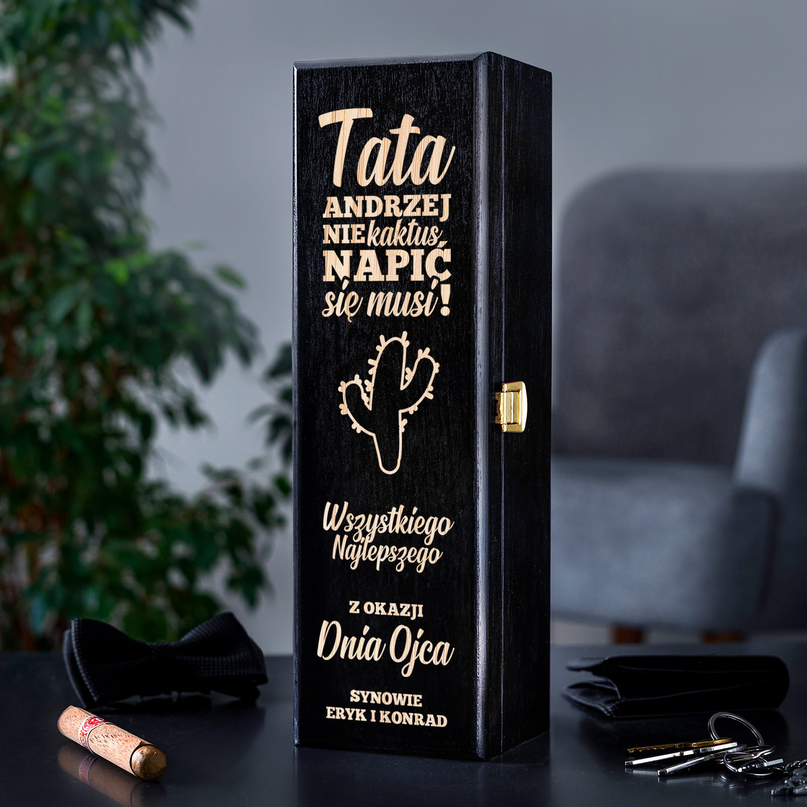 Skrzynka Czarna Na Wino z Grawerem dla Taty - Prezent na Dzień Ojca - Tata Nie Kaktus - Pojedyncza
