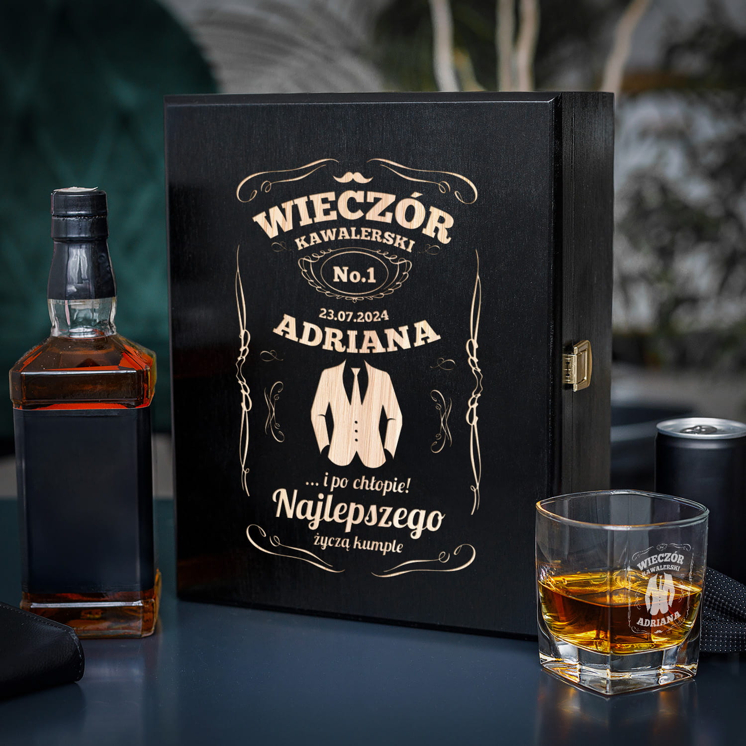 Zestaw Skrzynka na Whisky + Szklanka z Grawerem na Kawalerski - Prezent na Wieczór Kawalerski - ...i po chłopie Najlepszego