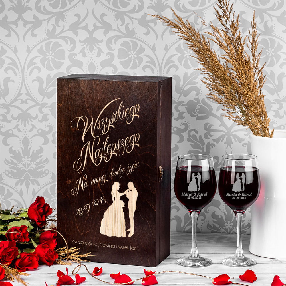 Kieliszki na wino w podwójnej skrzynce z grawerem dla Pary Młodej