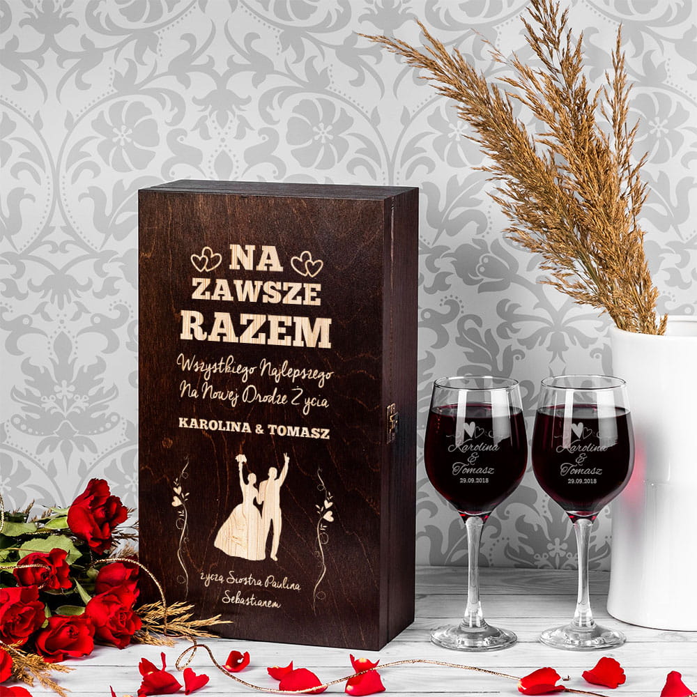 Kieliszki na wino w podwójnej skrzynce z grawerem dla Pary Młodej