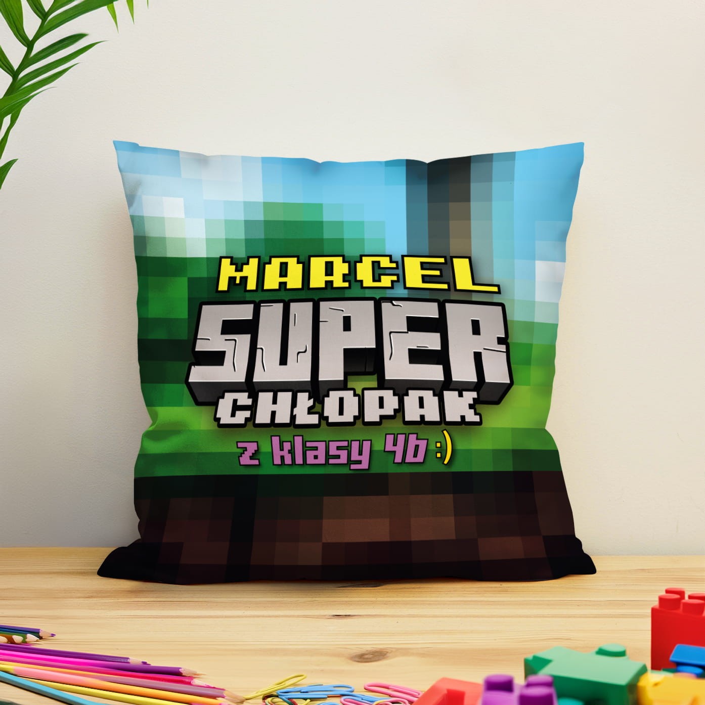 Prezent na Dzień Chłopaka w Klasie - Kolorowa Poduszka z Imieniem dla Chłopaka - Super Chłopak Kraft