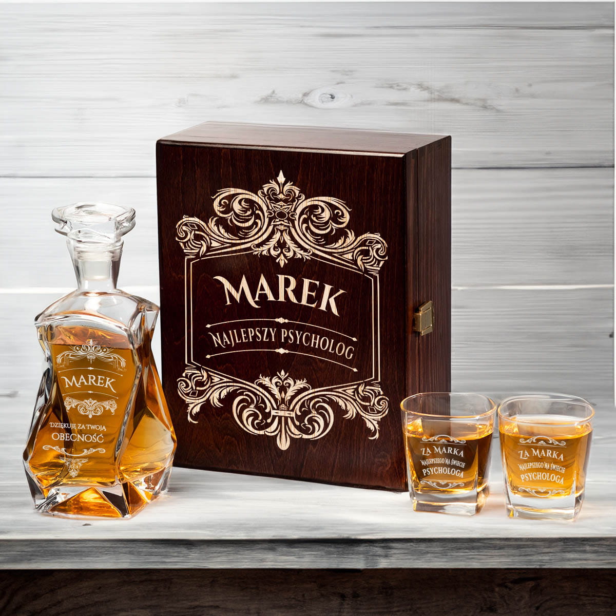 Karafka w Skrzynce z Grawerem i Szklanki do Whisky - Prezent dla Psychologa