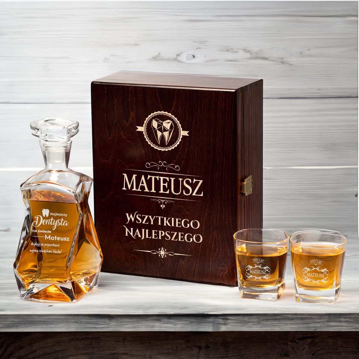Karafka w Skrzynce z Grawerem i Szklanki do Whisky - Prezent dla Dentysty