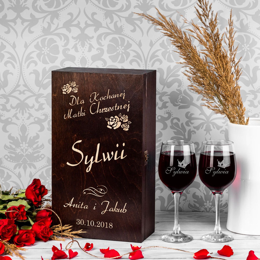 Kieliszki na wino w podwójnej skrzynce z grawerem dla matki chrzestnej