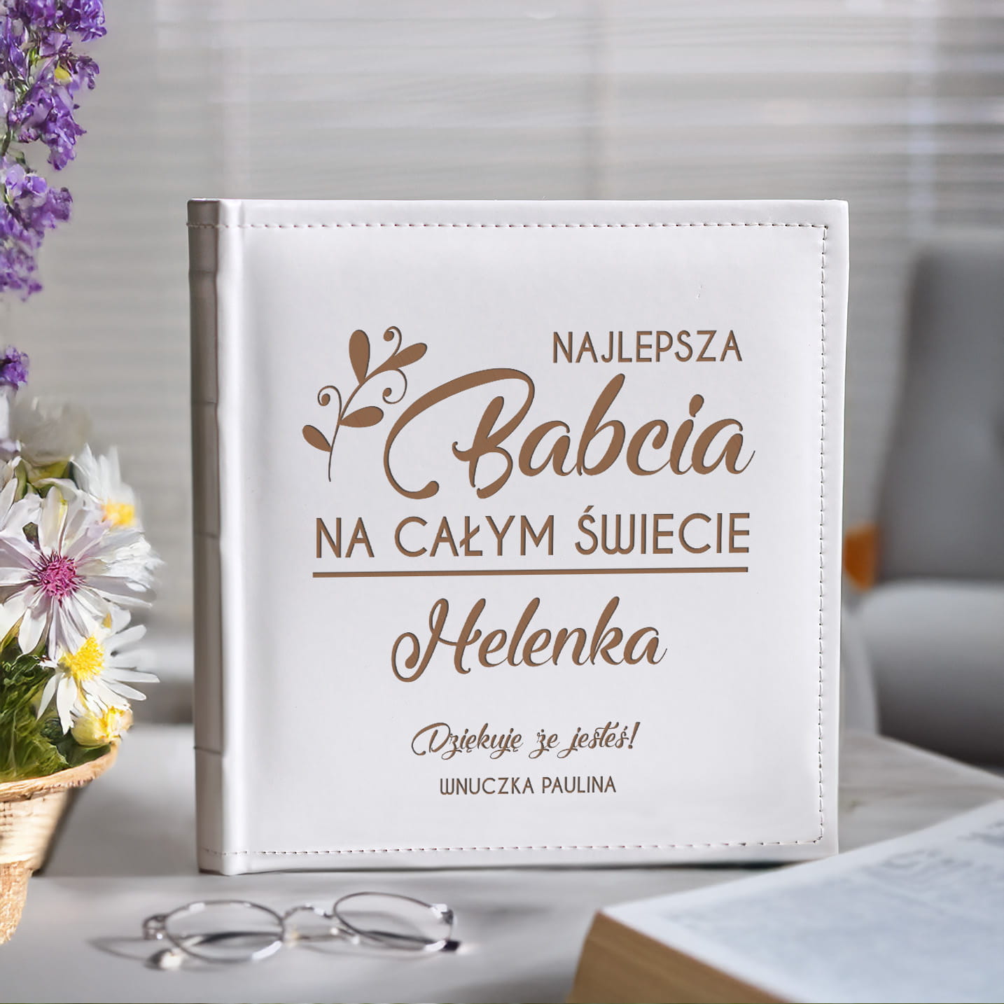 Album Biały Na Zdjęcia z Grawerem Prezent na Dzień Babci - Album na Zdjęcia dla Babci - Najlepsza Babcia na Całym Świecie