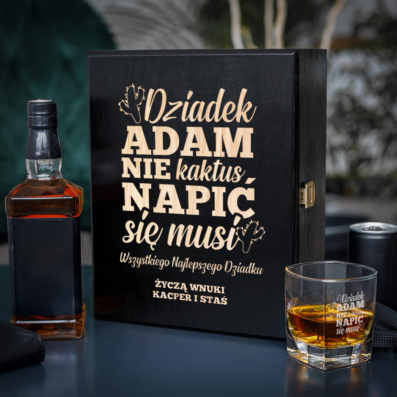 Zestaw Skrzynka na Whisky + Szklanka z Grawerem dla Dziadka - Prezent na Dzień Dziadka - Dziadek nie Kaktus