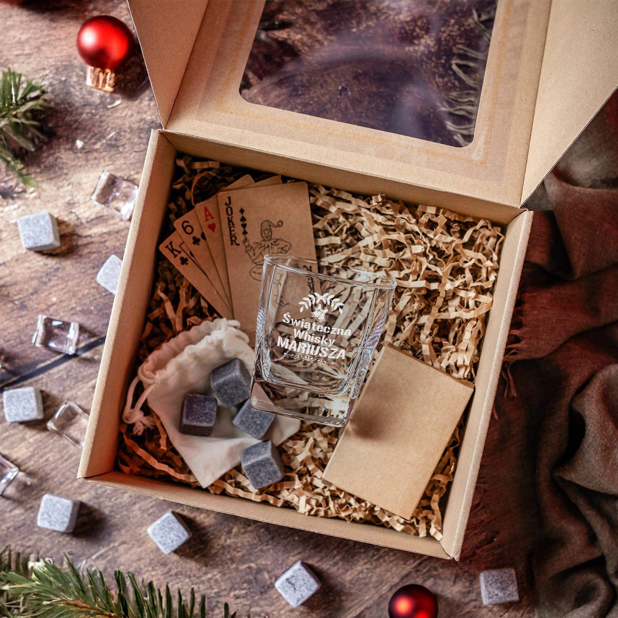 Szklanka do Whisky z Grawerem - Prezent na Święta dla Faceta - Świąteczny Zestaw Prezentowy - Szklanka + Karty do Gry + Kostki Chłodzące - Świąteczna Whisky