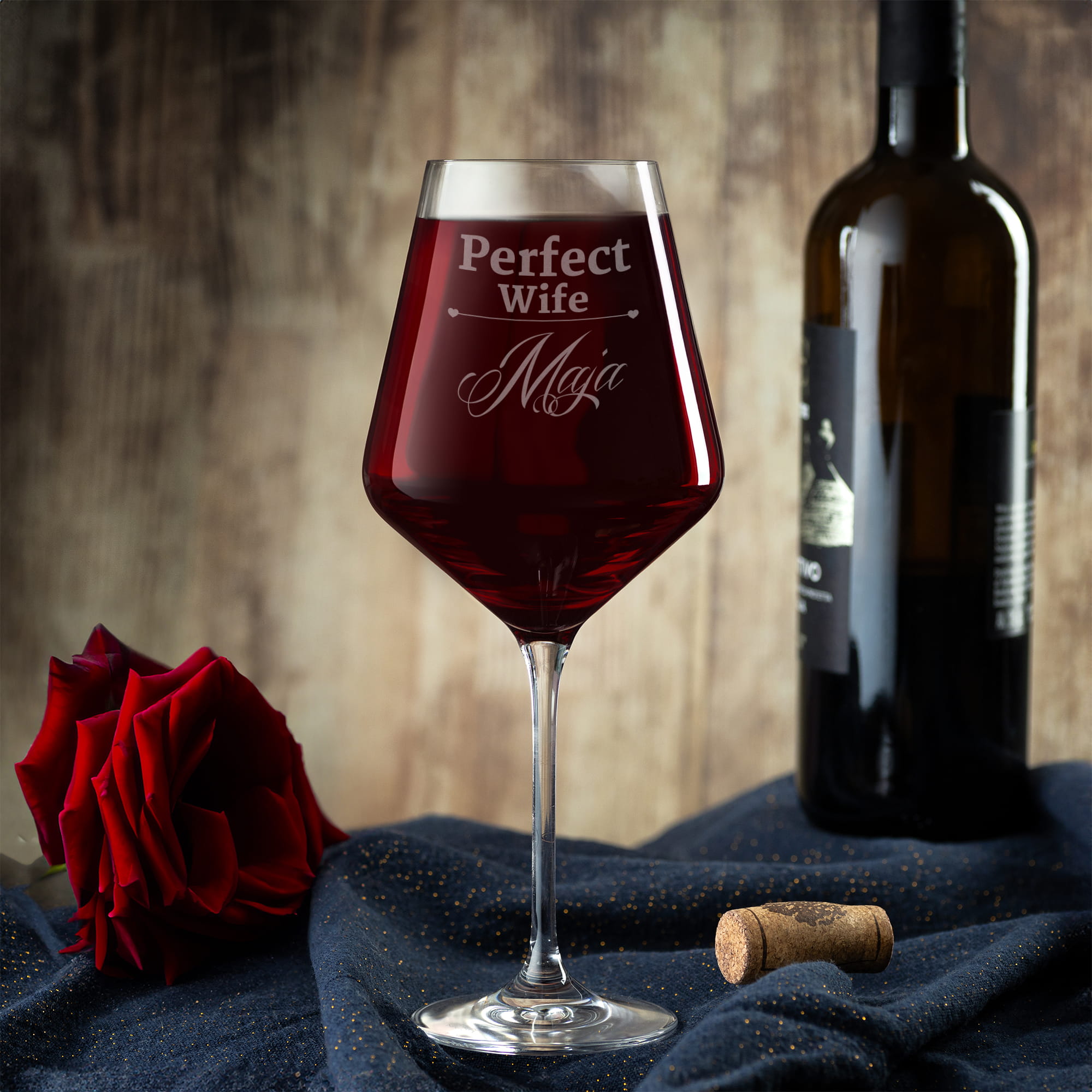 Kieliszek XXL do Wina z Grawerem - Prezent Na Dzień Kobiet dla Żony - Duży Kieliszek Do Wina - Perfect Wife