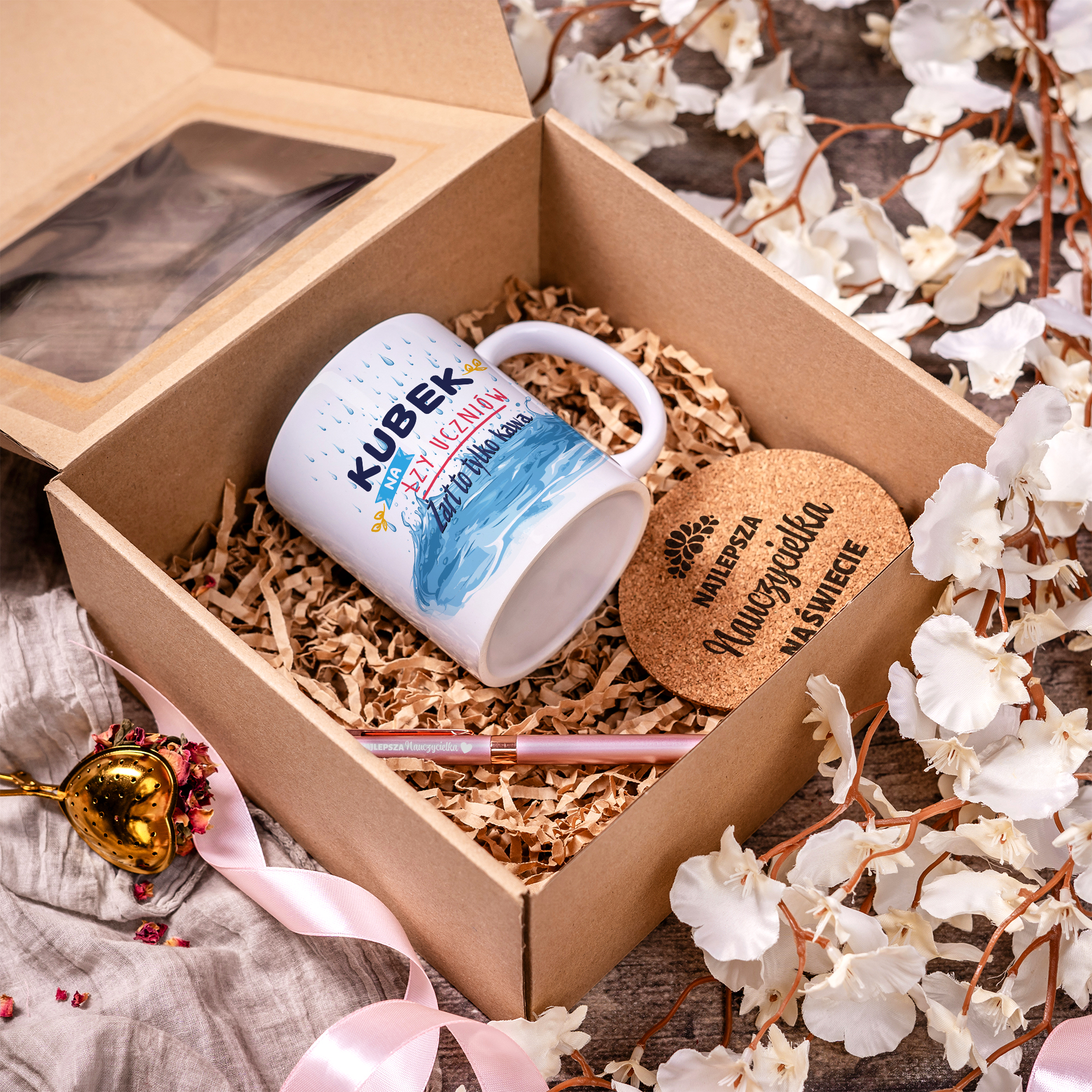 Zestaw dla Nauczyciela - Kubek z Różowym Długopisem i Podkładką Na Dzień Nauczyciela-  Kubek Na Łzy Uczniów
