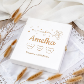 Metryczka w drewnianym pudełku z grawerem